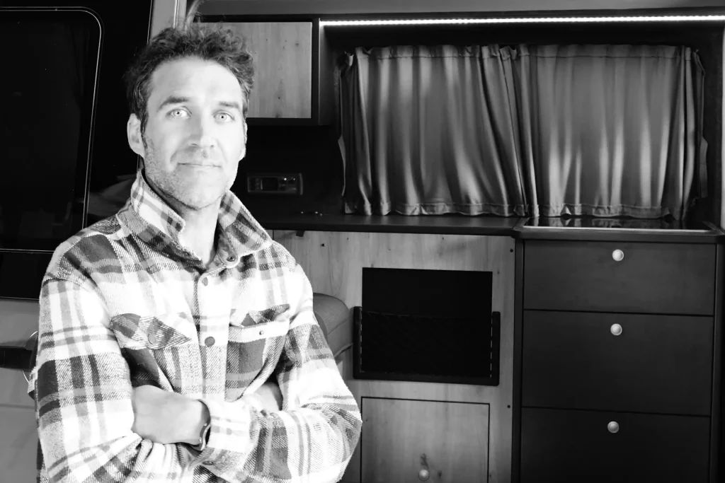 Damien Roulet, Le Van Fringant, aménagement de van aux Essarts-en-Bocage